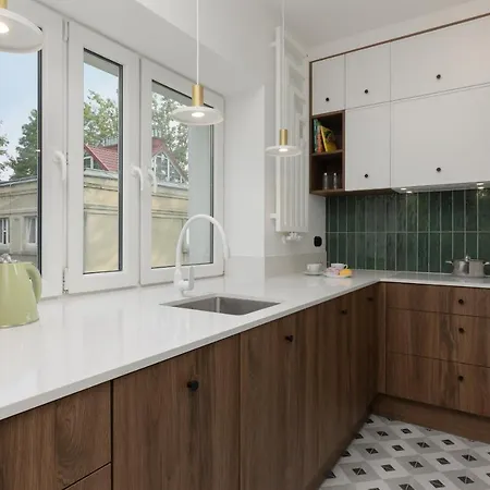 Stylish Nowolipie Close To Old Town Square By Renters شقة وارسو