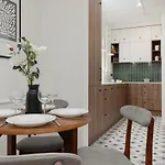 Stylish Nowolipie Close To Old Town Square By Renters Warszawa