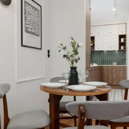 Stylish Nowolipie Close To Old Town Square By Renters Апартаменты Варшава