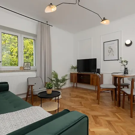 Stylish Nowolipie Close To Old Town Square By Renters Warsaw