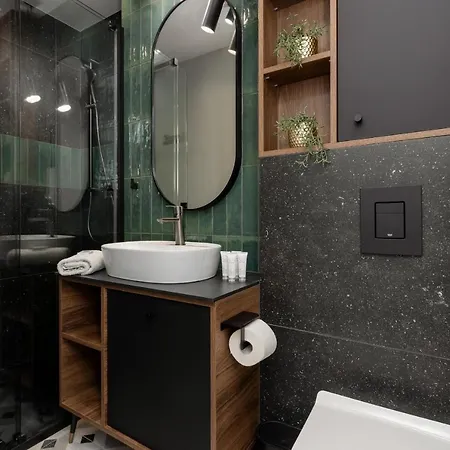 Stylish Nowolipie Close To Old Town Square By Renters Варшава