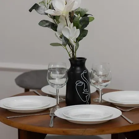 Stylish Nowolipie Close To Old Town Square By Renters Warsaw