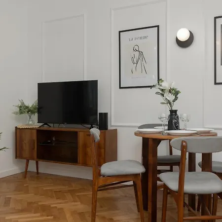Stylish Nowolipie Close To Old Town Square By Renters Варшава