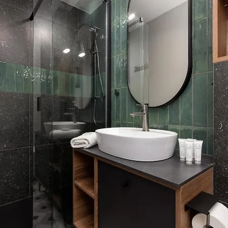 Apartamento Stylish Nowolipie Close To Old Town Square By Renters Varsovia